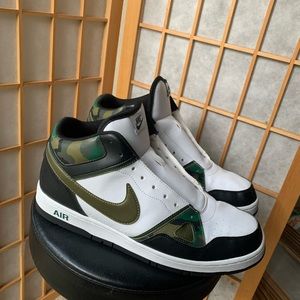 Nike Air High Tops Camo